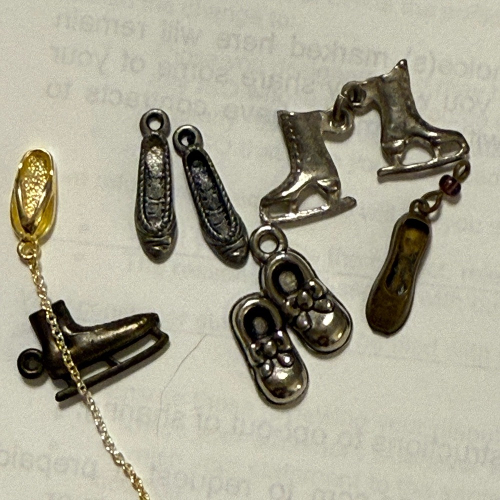 Small lot of charms/craft shoes